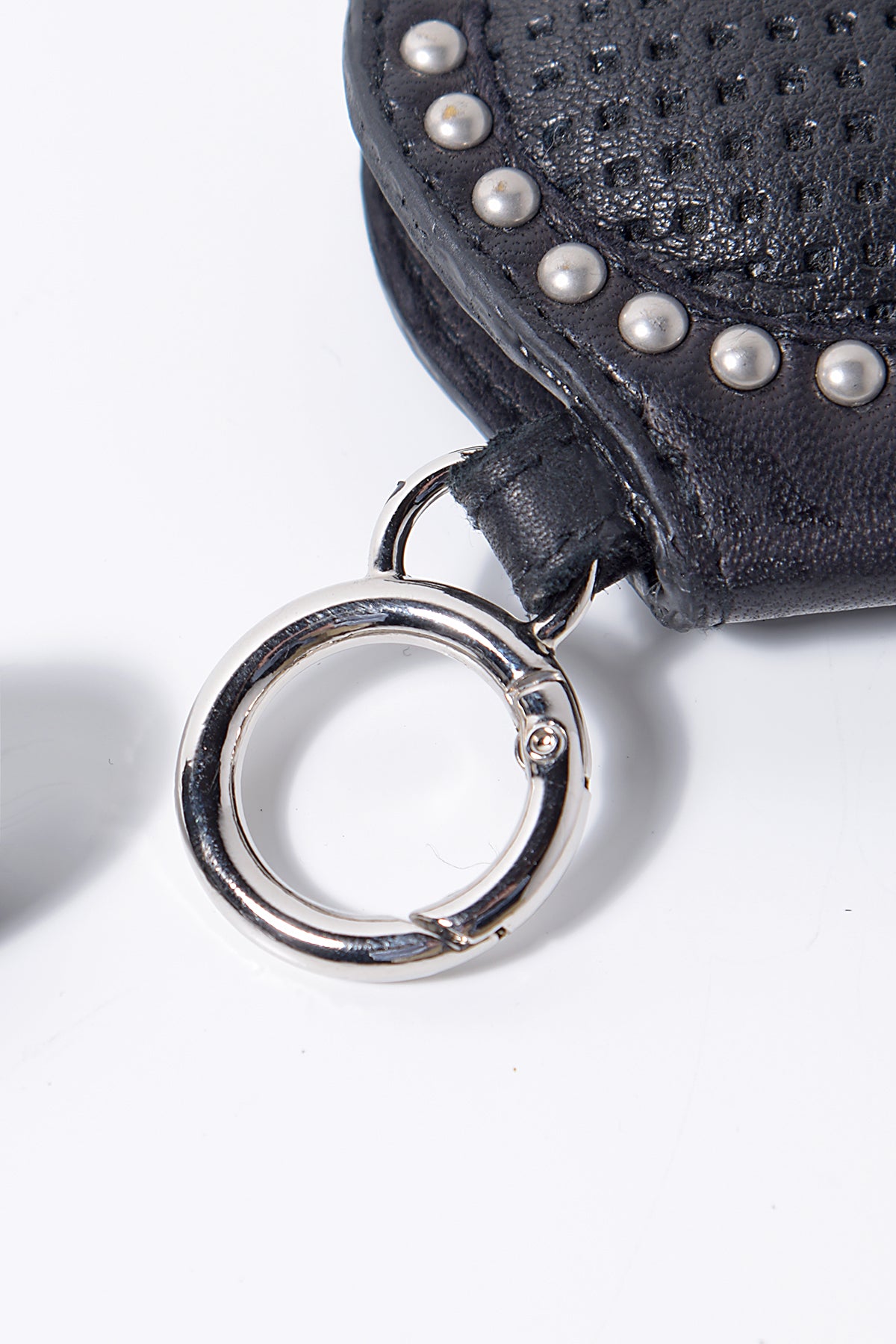 2202-AC01 Drop Shades 01