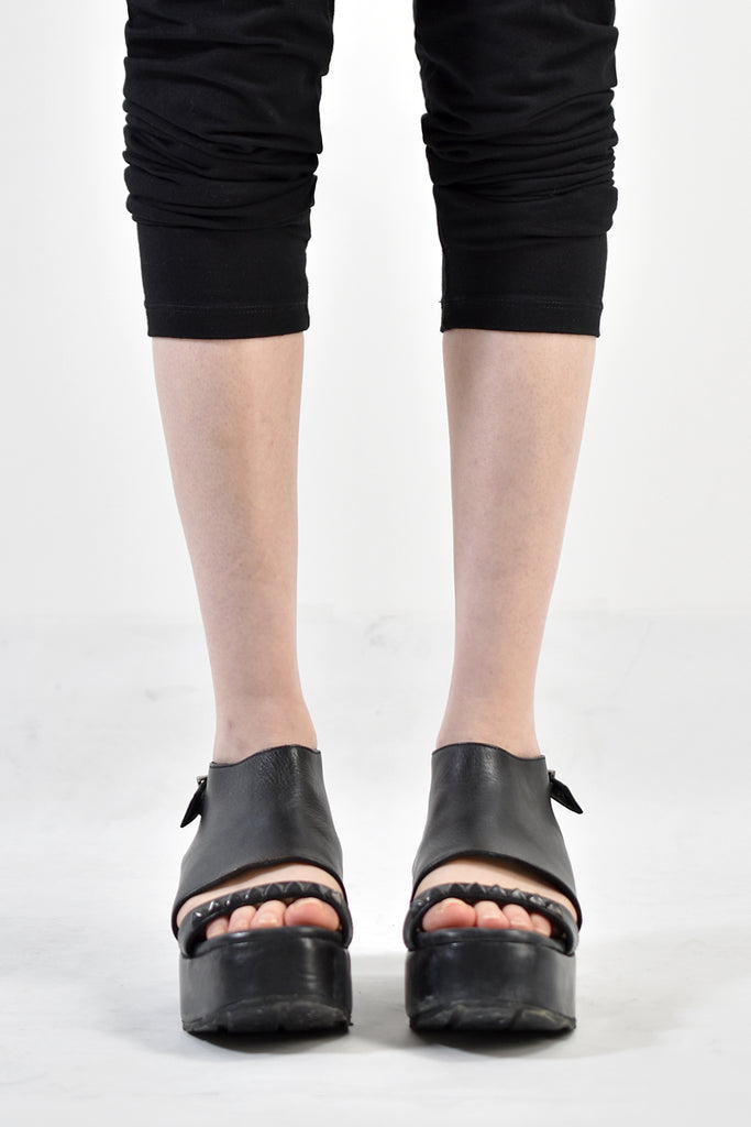 1801-BO04 Black Metal Sandal PMD