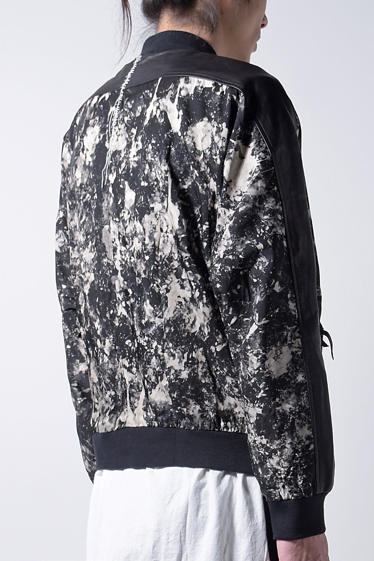 2202-JK04B Flake Discharged Dolman