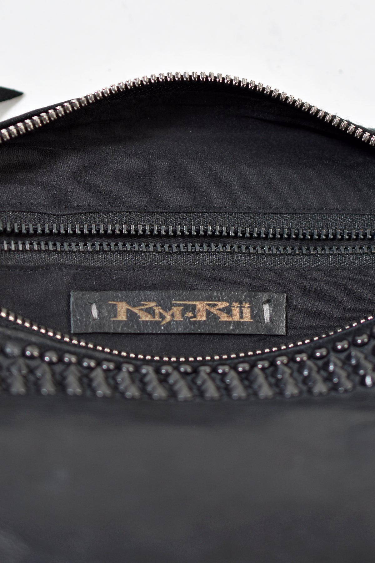 1902-BG05 Stingray Square Pouch